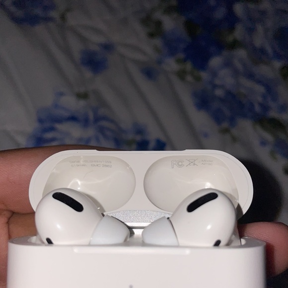 Apple AirPods Pro - Picture 6 of 10